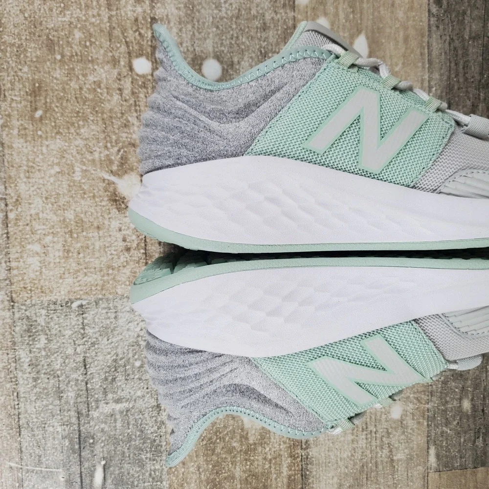 New Balance Fresh Foam Roav Womens Golf Cleats Sz 7.5 Gray Mint Spikeless Shoe